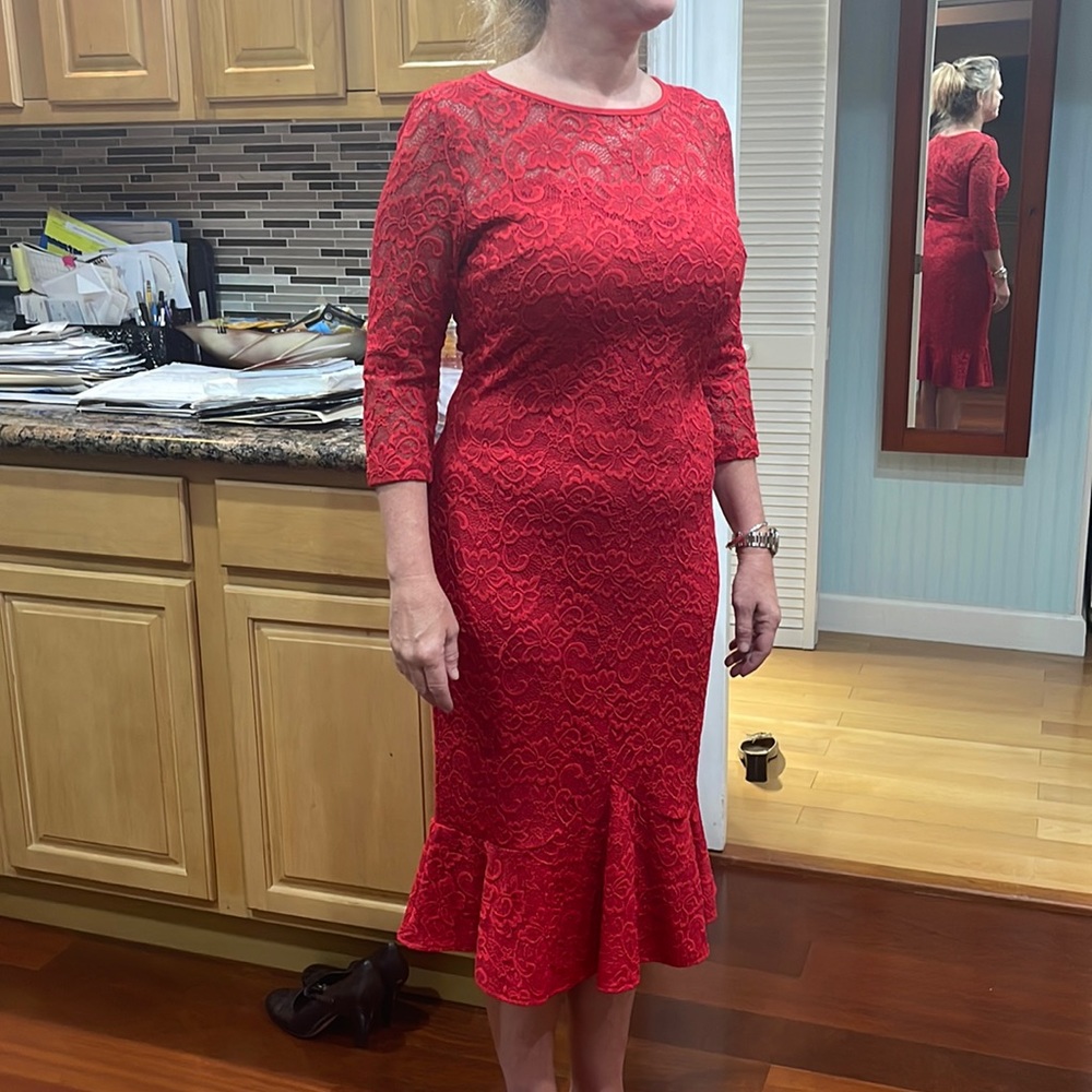 Mermaid flair red dress beautiful mesh flowers